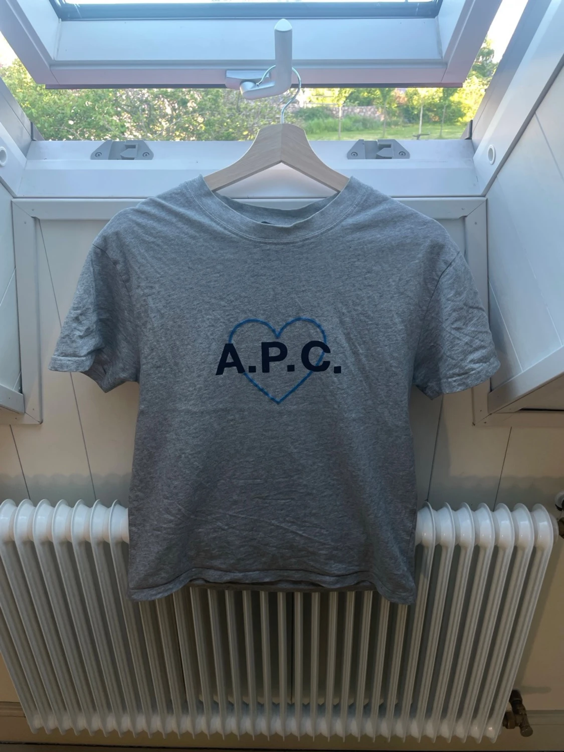 Grå A.P.C t-shirt  - 2