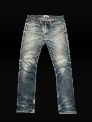 Acne selvedge - Piss feta acne selvedge jeans i 30 32 pass form är straight/slim. Tveka inte på att höra av dig.