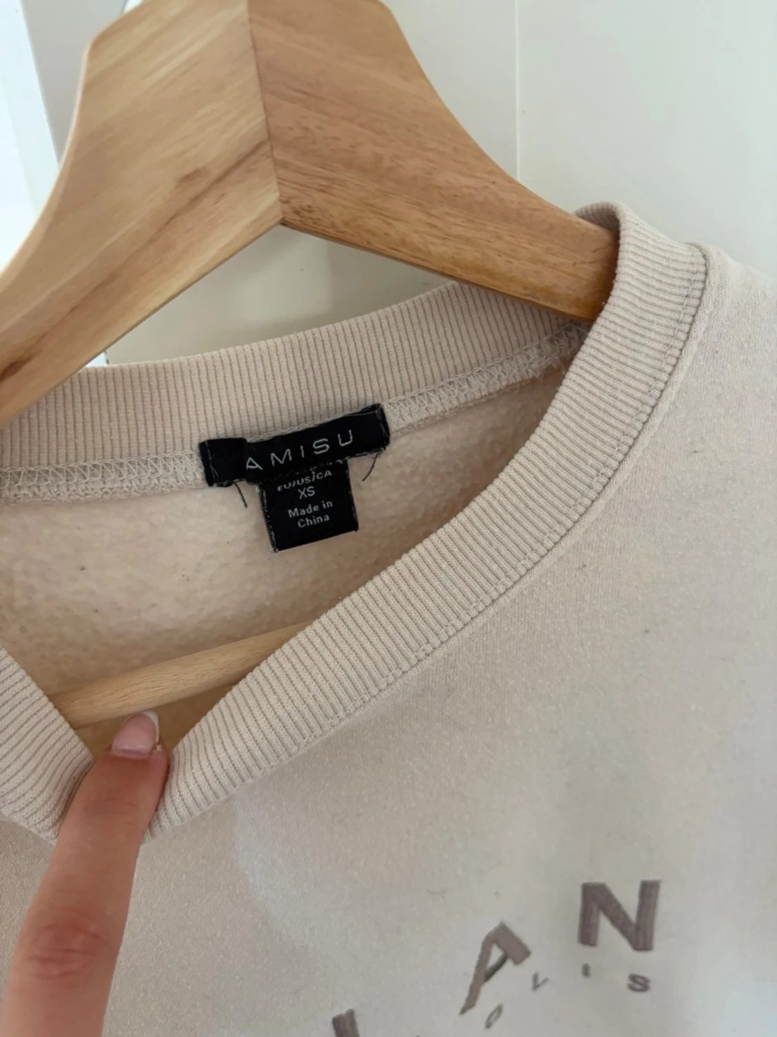 Beige sweatshirt med MILAN-tryck - 2