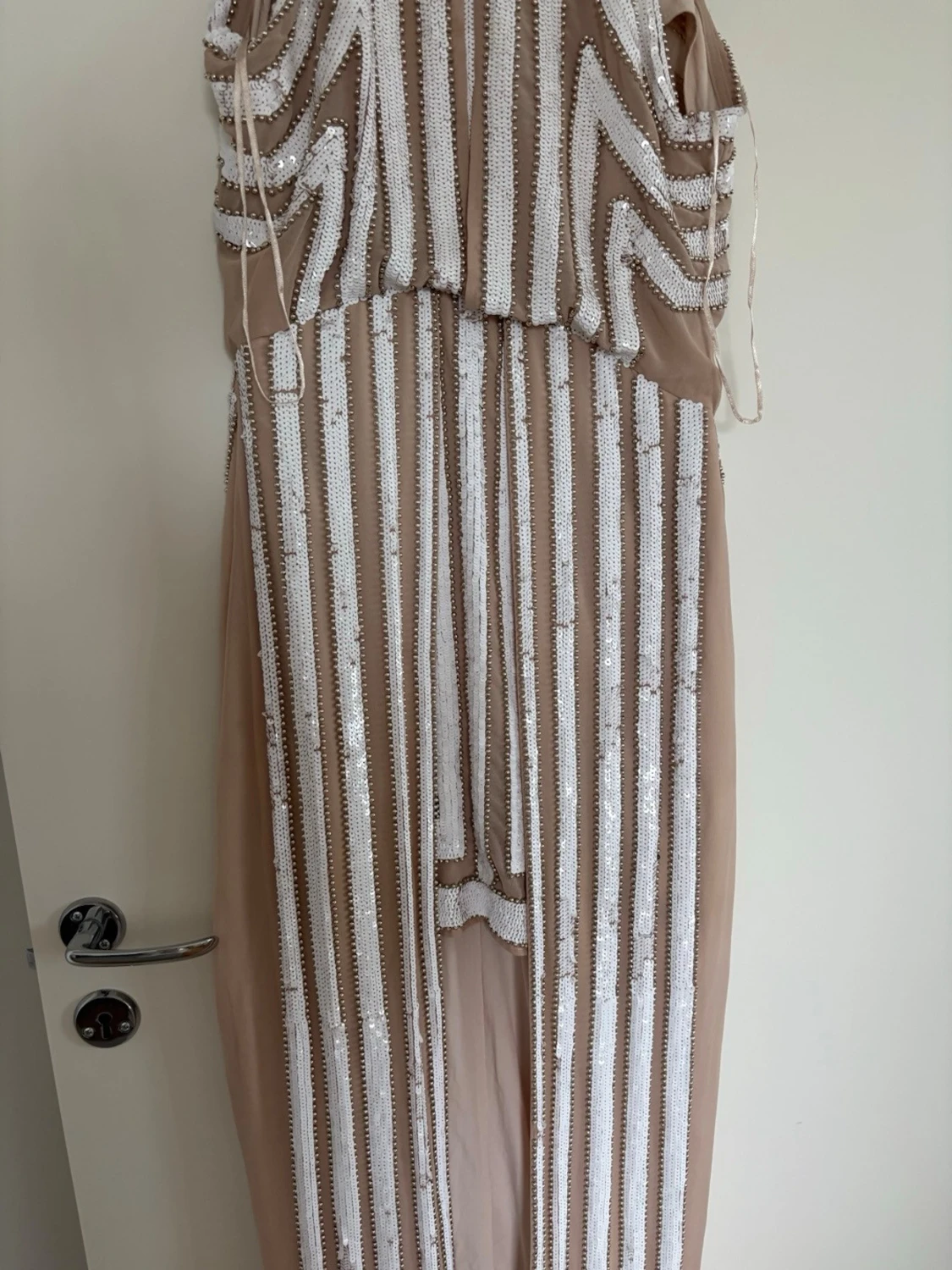 Beige långklänning med paljetter - 1