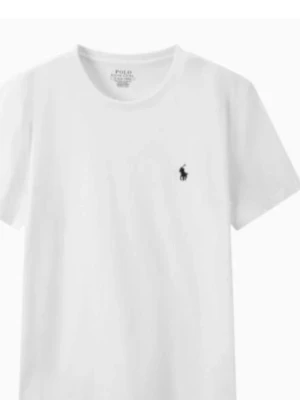 Vit t-shirt från Polo Ralph Lauren - Klassisk vit t-shirt från Polo Ralph Lauren med rund halsringning och korta ärmar. T-shirten har en liten broderad logga på bröstet och är tillverkad i mjuk bomull för en skön känsla.