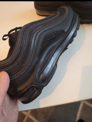 Svarta Nike Air Max 97 sneakers - Mycket gott skick, som nya, storlek 40,5,, orginal skor 