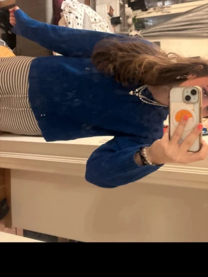 blå stickad hoodie  - as snygg 