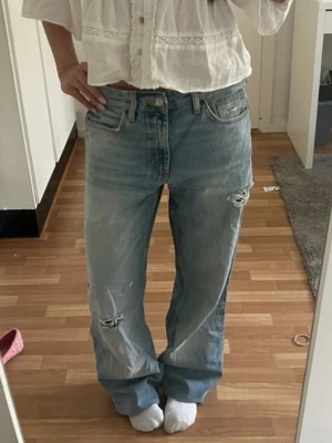 Wide jeans Zara  - Säljer mina super snygga wide jeans från Zara❤️stl 38, slutsålda 