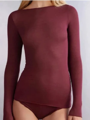 Vinröd Intimissimi  - Säljer min Intimissimi som ej har kommit till användning mer än 2 gånger. Skriv för fler bilder💞💞