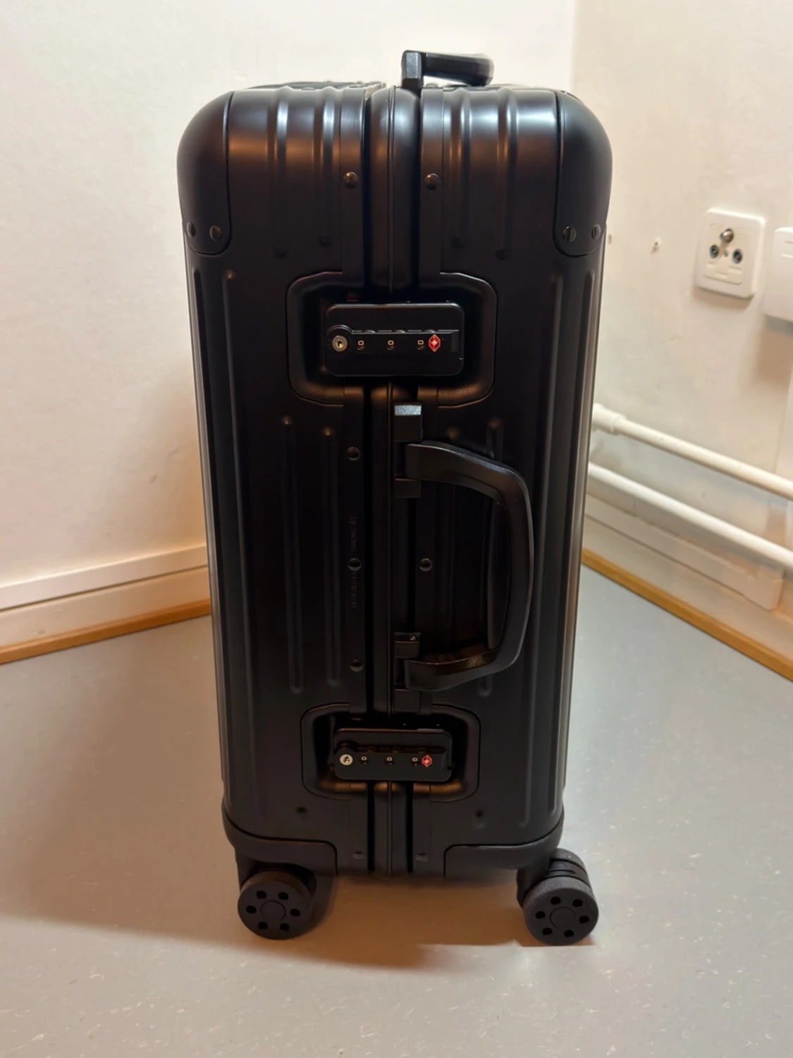 Rimowa cabin svart - helt ny  - 3