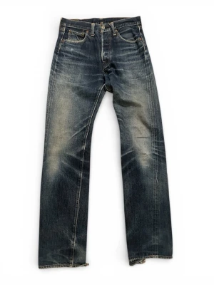 90s Archive ”Denime” Japanese selvedge - Insane pair of vintage selvedge denims straight from Tokyo.  Great whiskering and fading throughout   Size: W32 L33  Stacks really nicely because of the long inseam.  Great fading but no real flaws other than the heeldrag