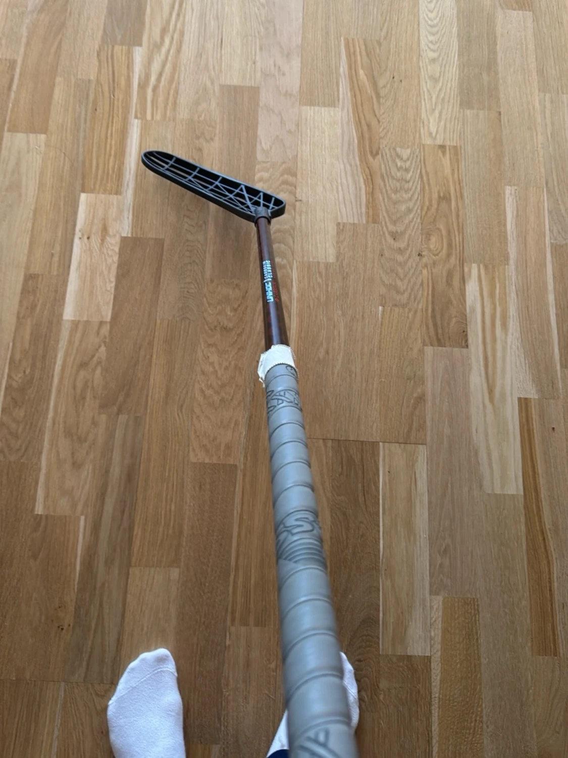 Innebandyklubba med grått grepp carbskin - 2