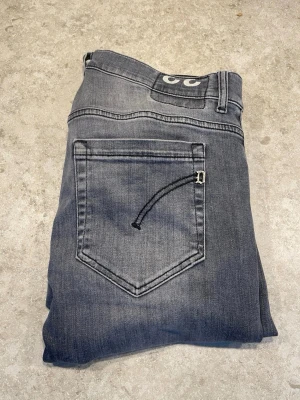 Dondup George Jeans - Dondup George Jeans | Skick: 9/10 | Storlek: 33 | Pris: 599kr | Hör av er vid frågor | Mvh Leon
