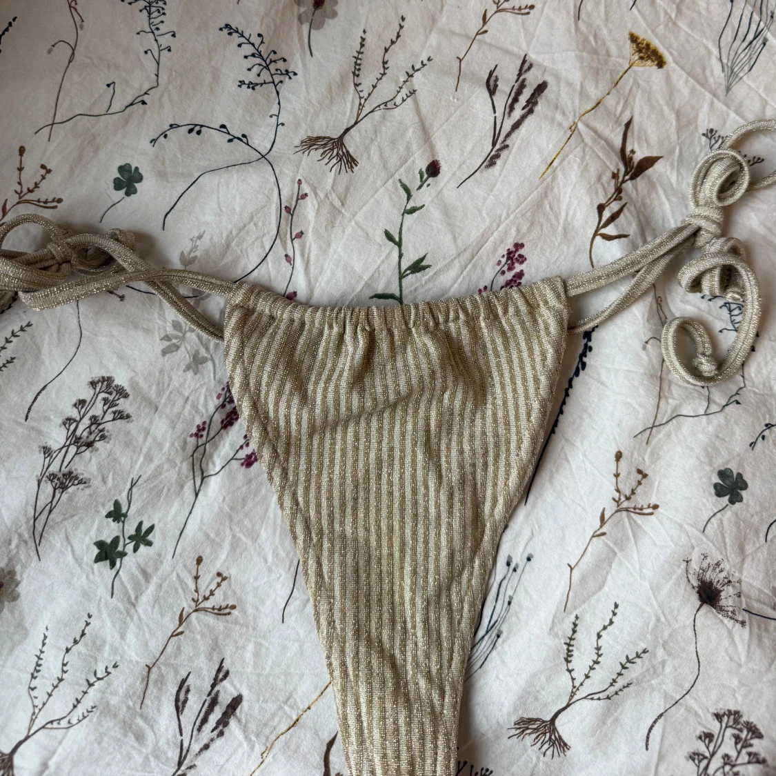 Beige/guldig halterneck bikini - 1