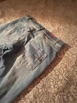 Dondup Mius jeans - Skitsnygga dondup jeans i modellen Mius