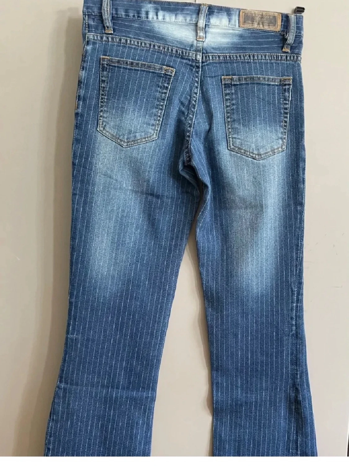 Blå bootcut jeans med ränder - 2