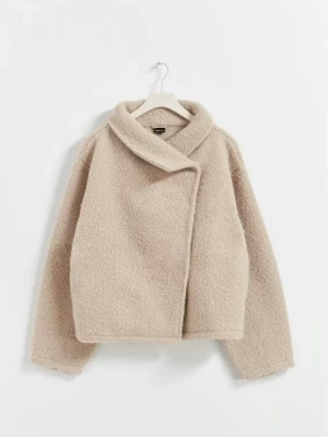 Jacka från Gina Tricot - I mycket fint skick, endast använd några gånger. Storlek S/36 ❤️