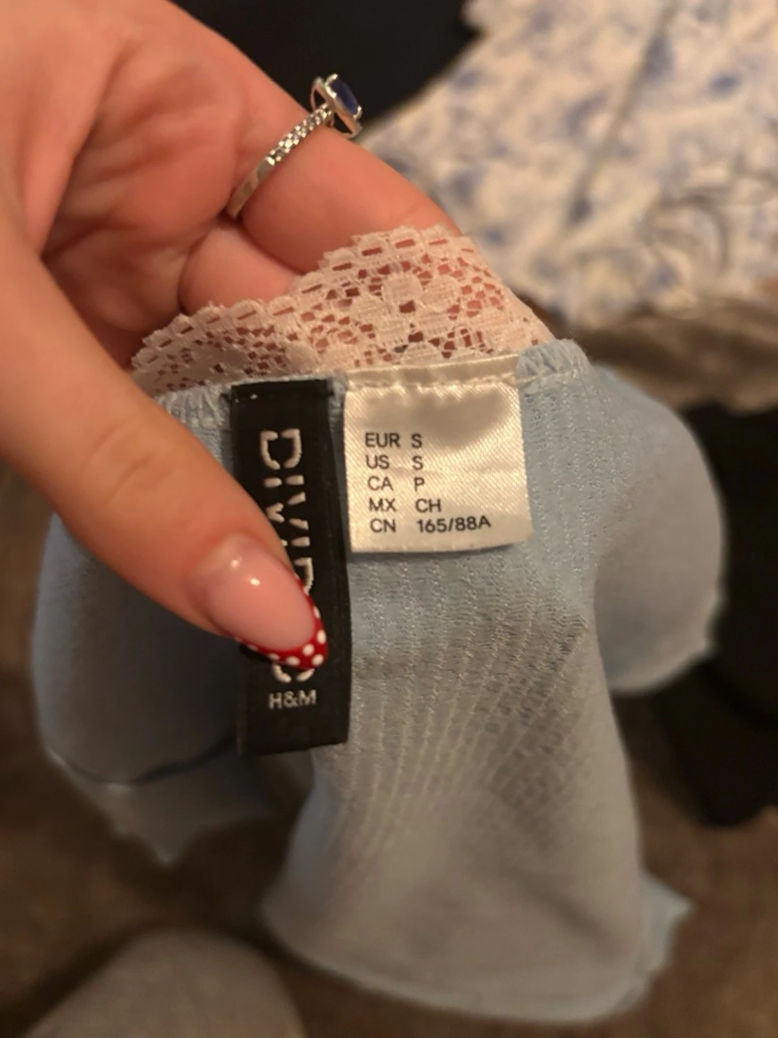 Ljusblå croppad topp med spets - 2