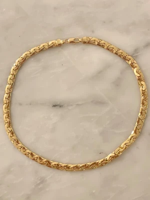 18K guldpläderad kedjehalsband  - 18k guldpläterat platt kedjehalsband                                  Vatten tålig i rostfrittstål💦