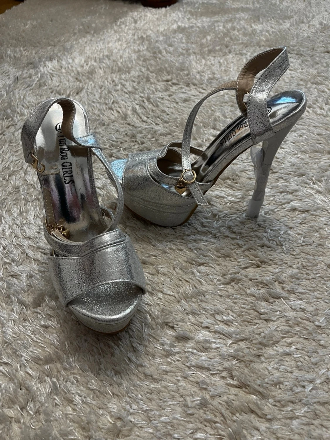 Silvriga platåpumps med höga klackar - 1