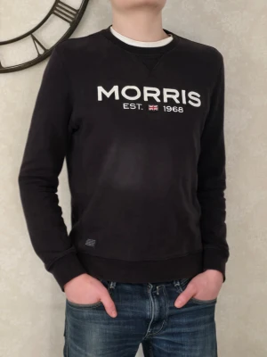 Morris Tröja  - Snygg blå Morris Tröja i storlek Small, men passar nog även om du brukar ha S-M. Skriv om du har några frågor! 