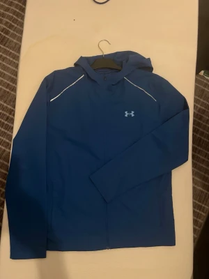 Under armour jacka - Under armour jacka helt oanvänd strl M.