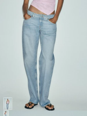 Zara wide leg låg midja  - Säljer mina populära ljusblåa wide leg jeans med låg midja, så snygga men de har tyvärr blivit lite för stora för min smak. Inga defekter och knappt använda. SLUTSÅLDA