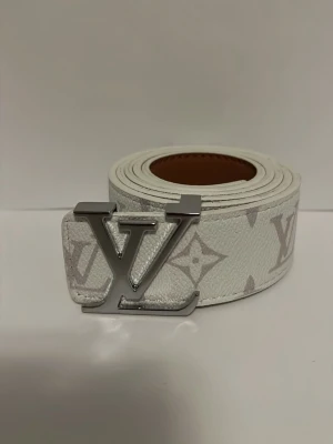 L’V bälte - Helt nytt