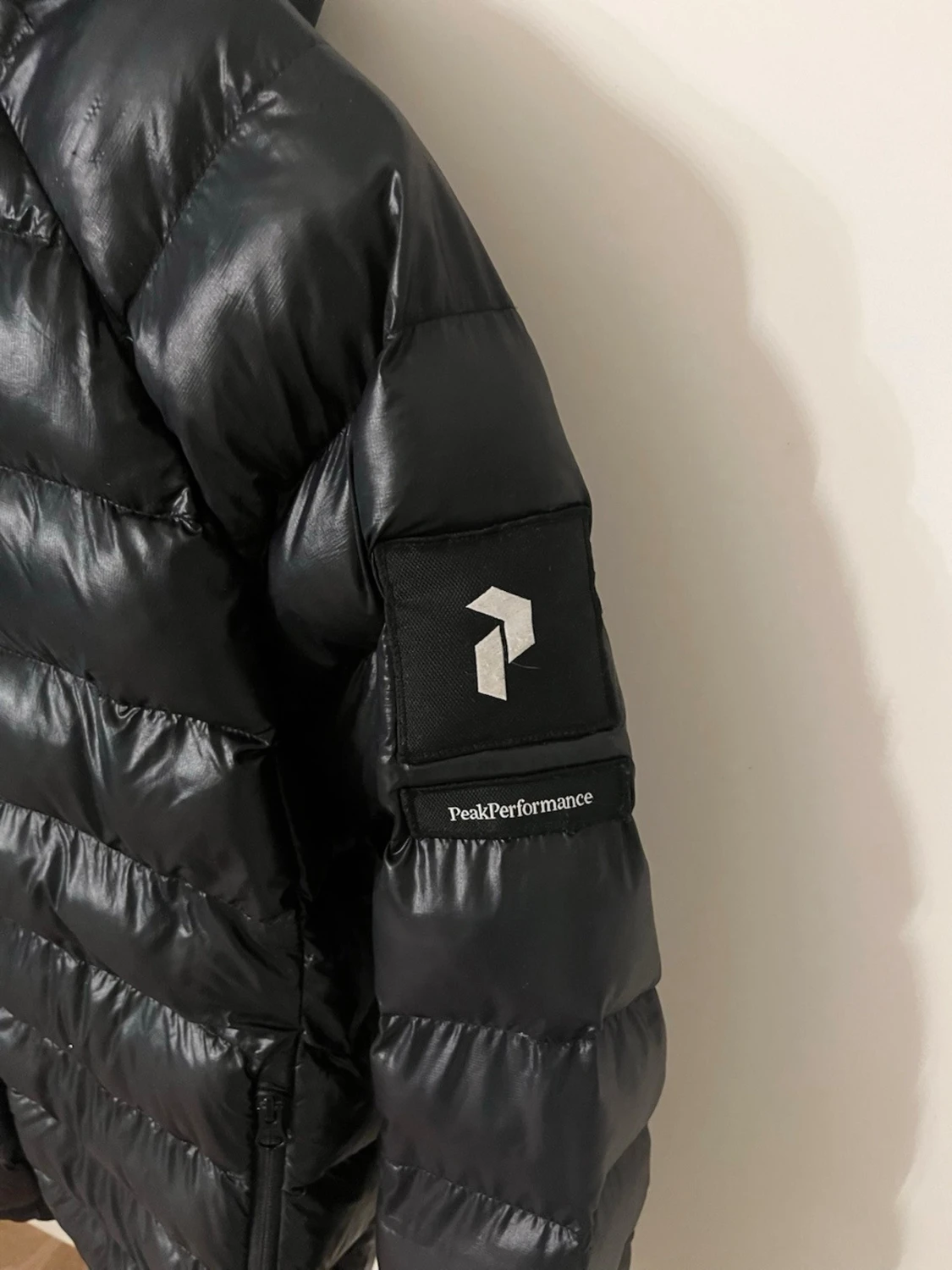 svart peak performance jacka - 1