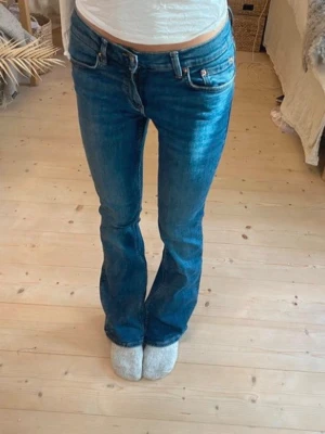 Lågmidjade bootcut jeans - SÅ SNYGGA
