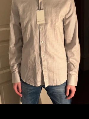 Skjorta från These Glory Days - Skjorta från These Glory Days:  T Belmondo Shirt SF 23-03 - Oanvända med prislapp. - Slim fit storlek M(39/40) - Italian fabric - 100% bomull  Pris kan såklart disk