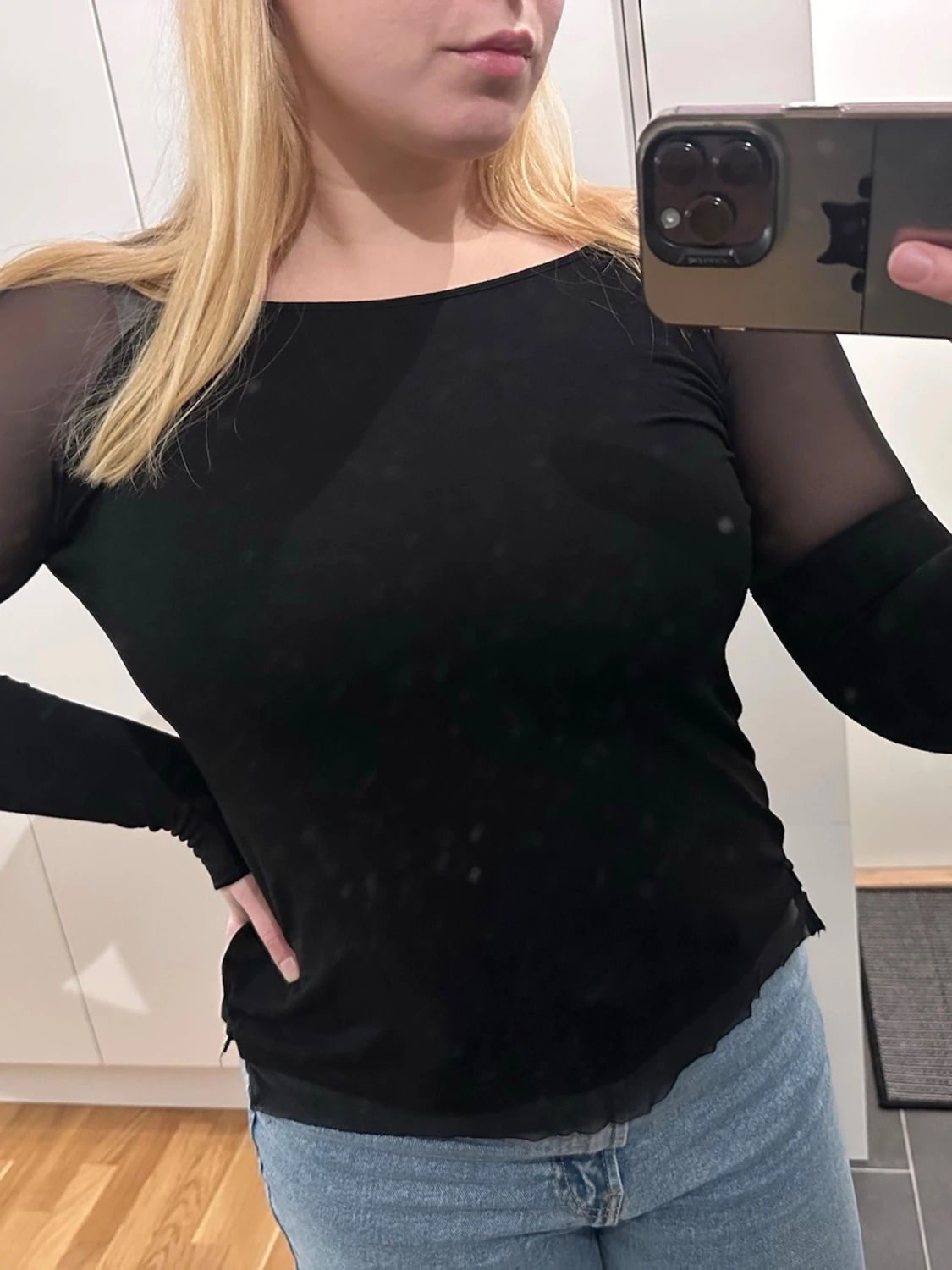 Topp med lång ärm i mesh