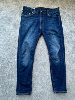 Jeans Levi's - Säljer dessa Levi’s 502 jeans då de inte passar längre | jeansen är straight och storleken W30 L30