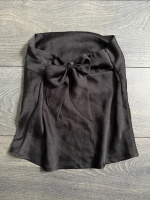 Satin topp gina - Topp i satin från Gina, i strl xs🩷 Mycket bra skick!