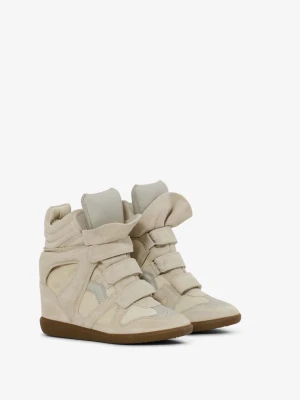 Beige Isabel Marant wedge sneakers - Säljer dessa par beige wedge sneakers från Isabel Marant. Väldigt sparsamt använda så de är nästan som nyskick. Skorna är i storlek 40 men passar mig som är en 39