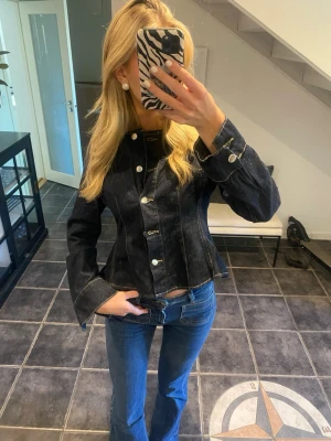Jeans topp/jacka  - Säljer denna så fina ifrån Gina❣️