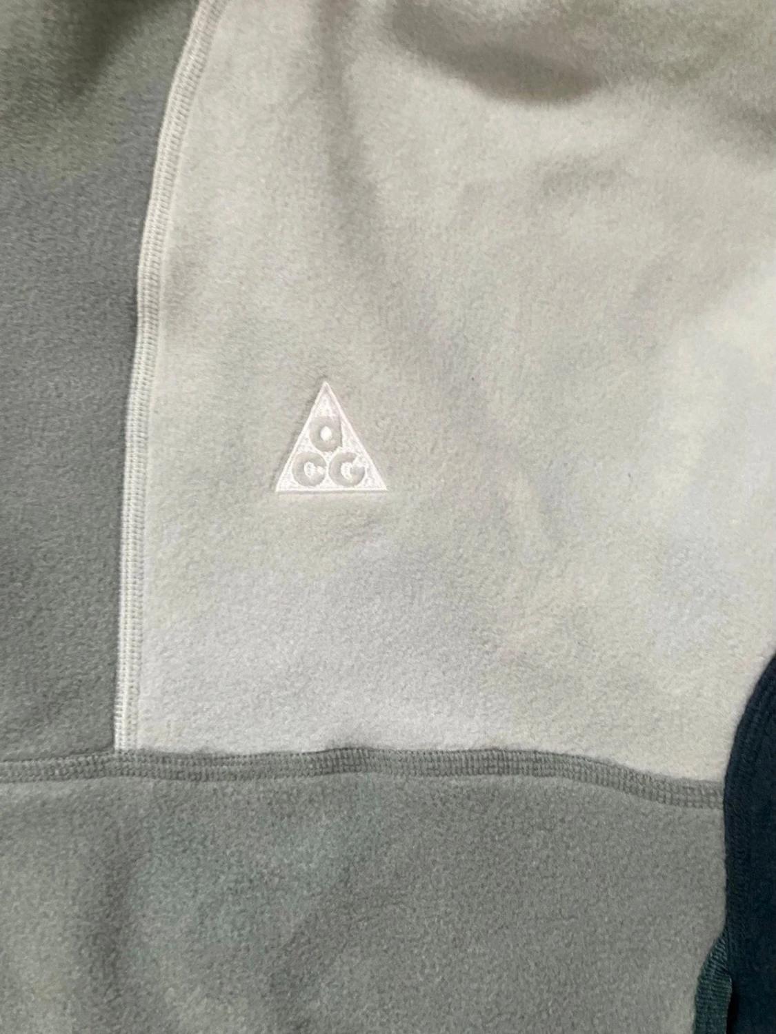 Nike ACG fleece hoodie i grått - 1