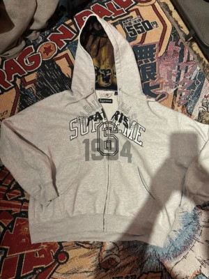 Supreme x Margiela tröja - Säljer min Supreme x Margiela tröja. Storlek S oversized 