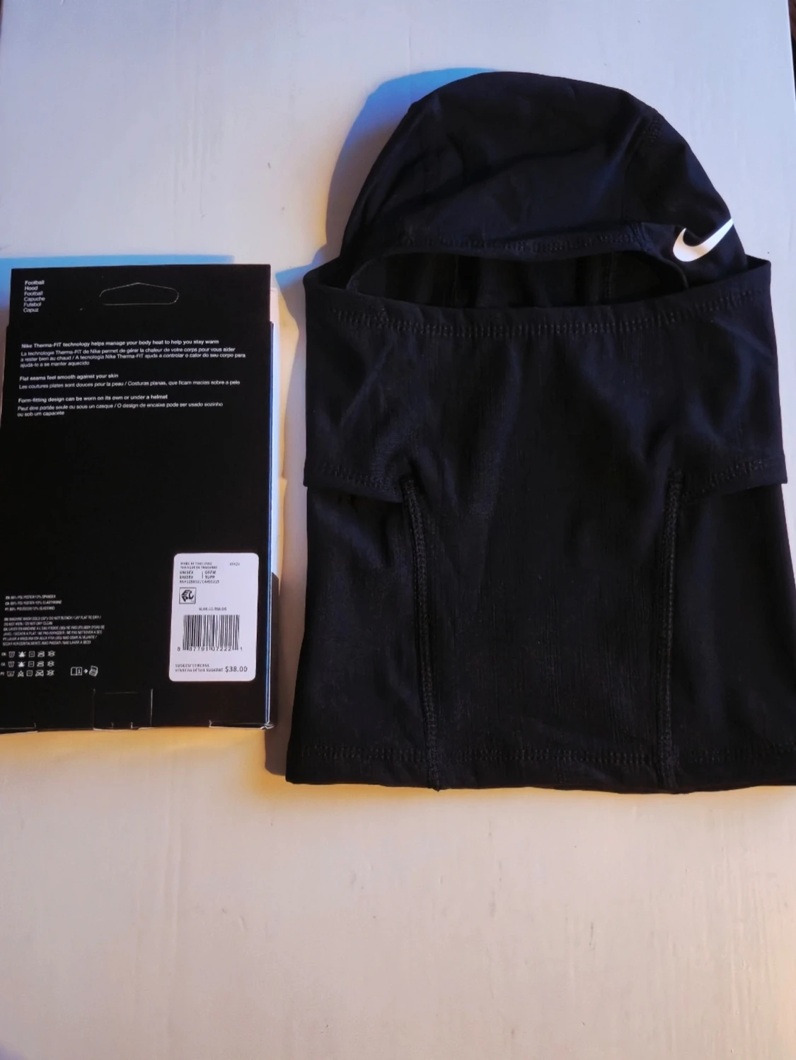 Helt ny Nike balaclava. Aldrig använd – 100% fresh condition.
