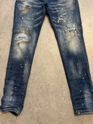 Dsquared2 jeans - Säljer mina feta dsquared jeans. De har används men är fortfarande tvärfeta. 