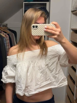 Populär Zara vlus - Lite defekter i resoret och några sminkfläkar men sminkfläkarna går säkert bort i tvätten och man märker knappt defekten!💖