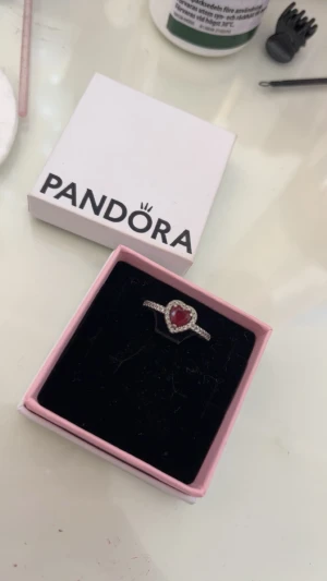 Pandora ring  - En jätte fin pandora ring jätte bra skick 