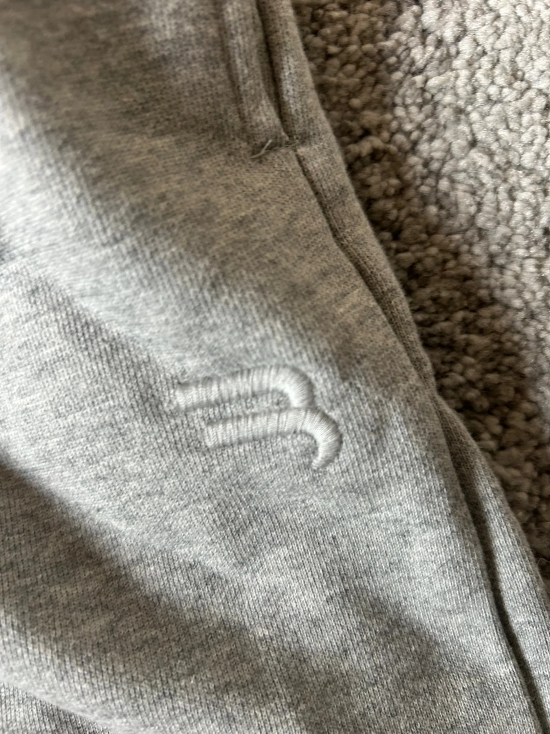 Grå mjukisshorts med resårmidja - 1