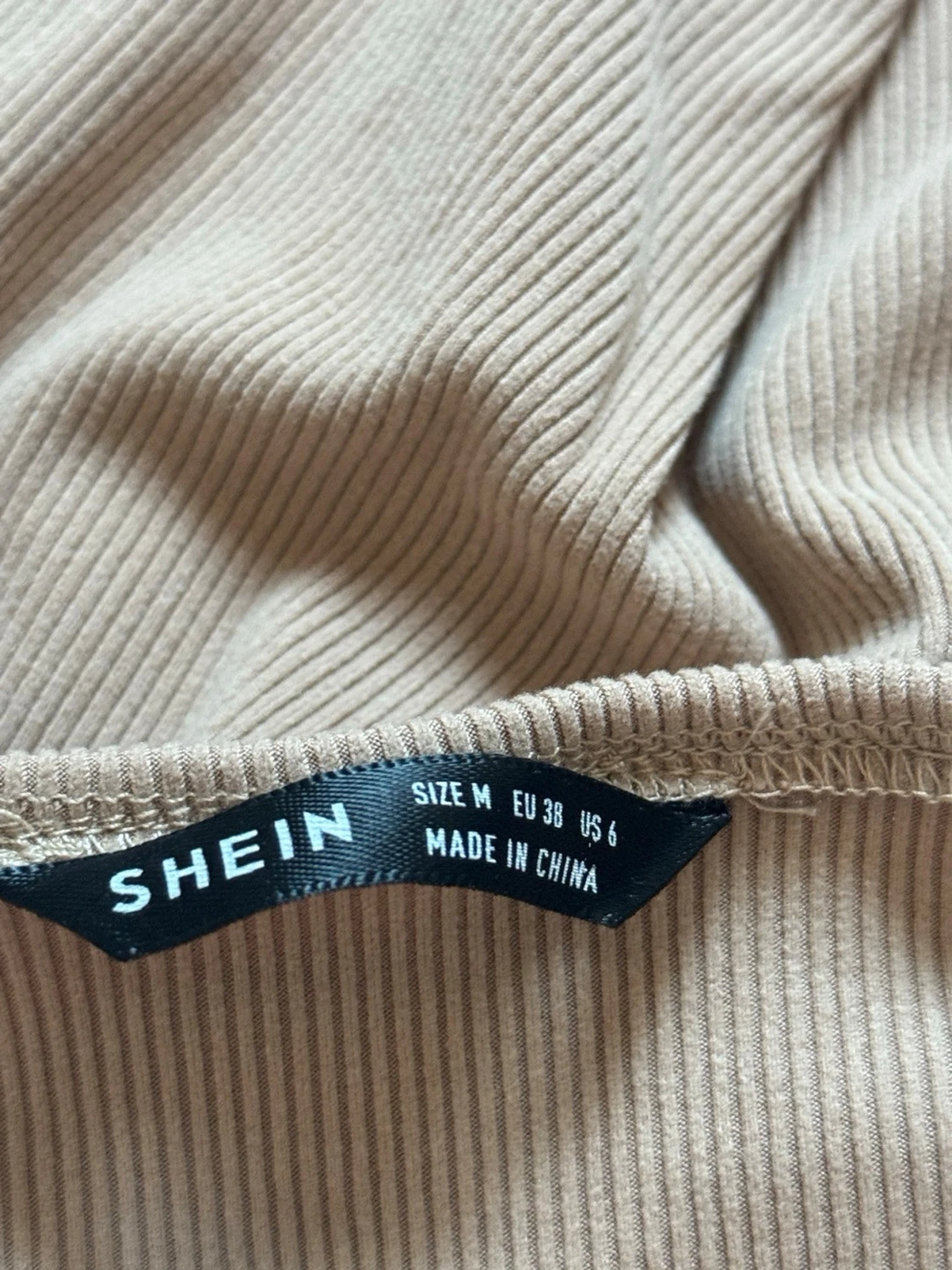 Beige halterneck kortklänning - 4
