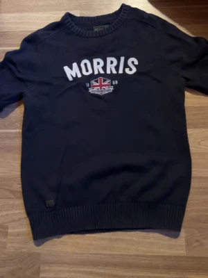 Morris tröja  - Snygg vintage Morris tröja i storlek M men sitter som S. Säljer för 300 kr🤝