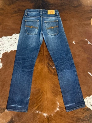 Nudie AvrageJoe - Tjena! Säljer dessa vintage nudie jeans ifrån 2000talet, mycket fina fades med en rak passform, W29/L32, hör av dig vid funderingar!🙌