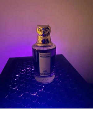 Penhaligon's  Countress Dorothea Parfym - Exklusiv parfymflaska från Penhaligon's Perfekt för dig som gillar lyxiga och unika dofter. I nytt skick cirka 73/75 ml kvar. Pris kan diskuteras!