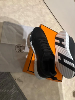 H skor - Size 42