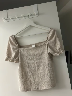 HM topp - Topp från hm, Mycket bra skick!💕               Storlek S, pris kan diskuteras!
