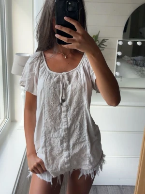 Rosa Blus från oddmolly - En supergullig ljusrosa blus från oddmolly🍋🥥