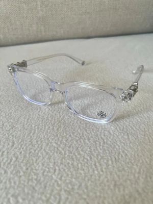 Genomskinliga chrome hearts glasögon med blue light  - Helt oanvänd. Pris kan diskuteras.