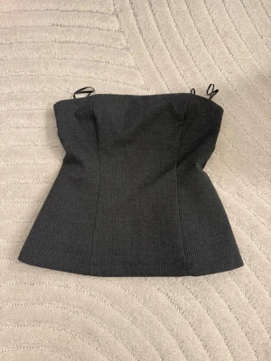 Zara kostym topp - Säljer då den inte kommer till användning.