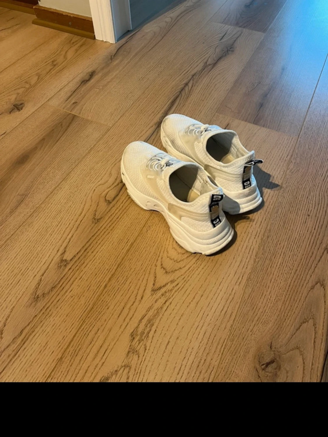 Sneakers  - 1
