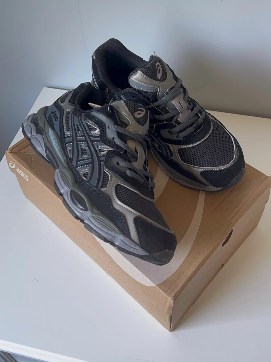 Asics skor svarta - 1